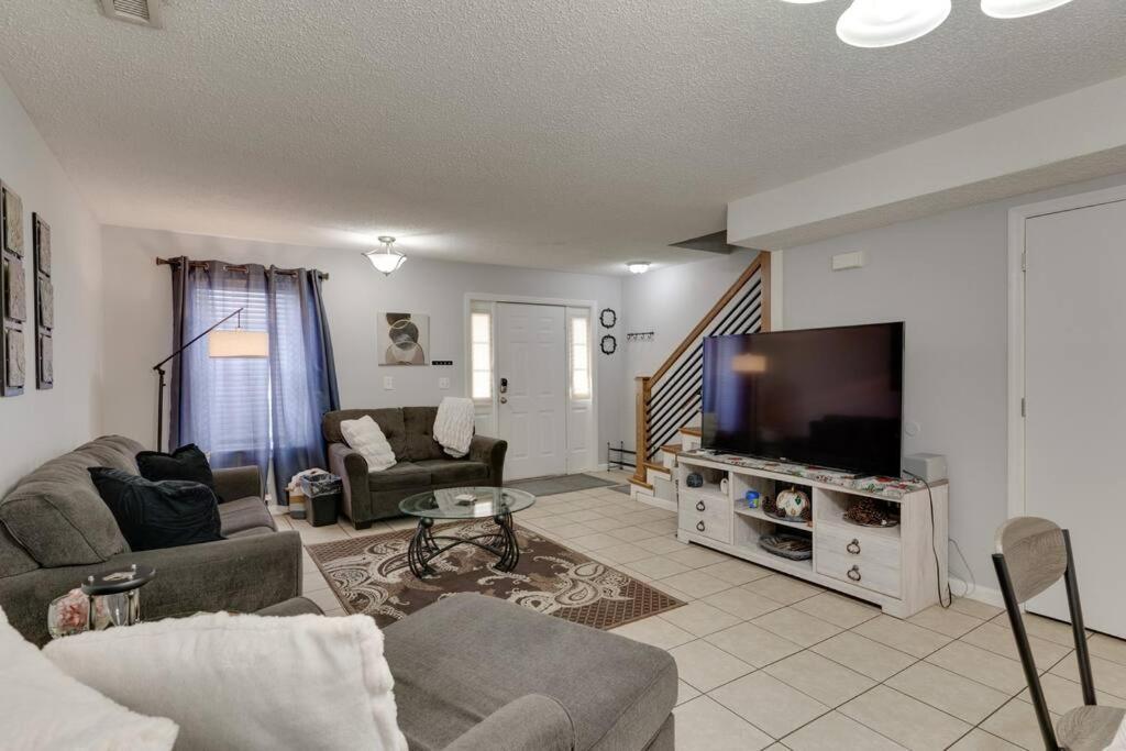 Lovely 2 Bdr Condo With Balcony 2M To Broadway 내슈빌 외부 사진