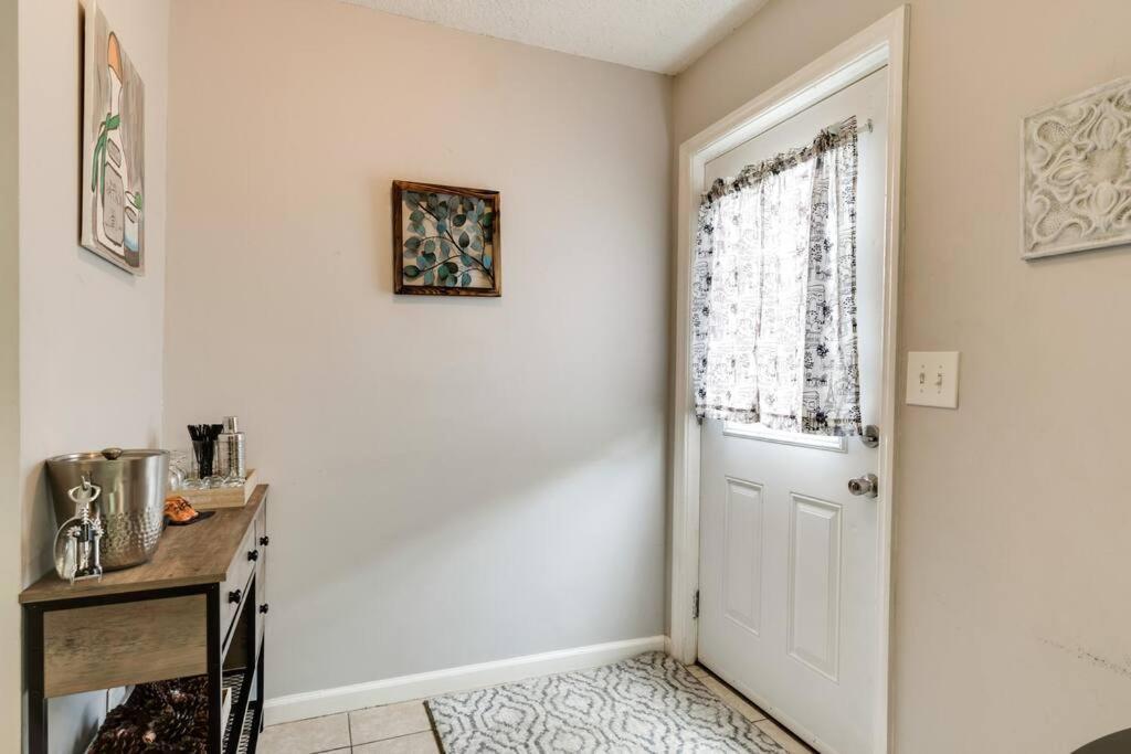 Lovely 2 Bdr Condo With Balcony 2M To Broadway 내슈빌 외부 사진
